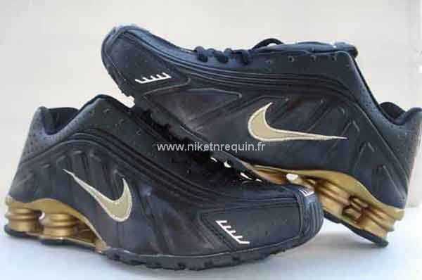 Nouveau Style Populaire Hommes Nike Shox R4 Noir D Or